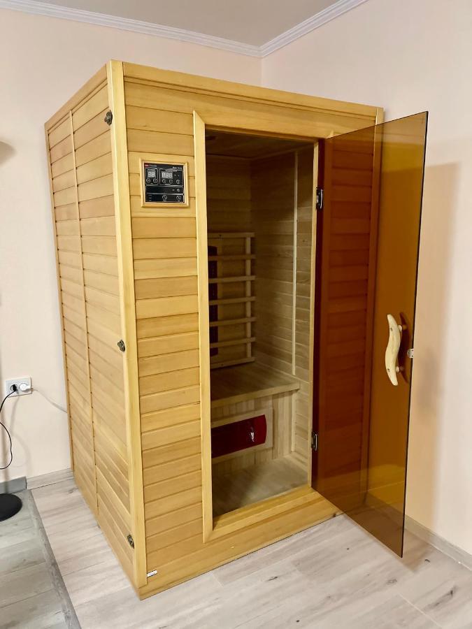 利沃夫 Chaplin酒店 外观 照片